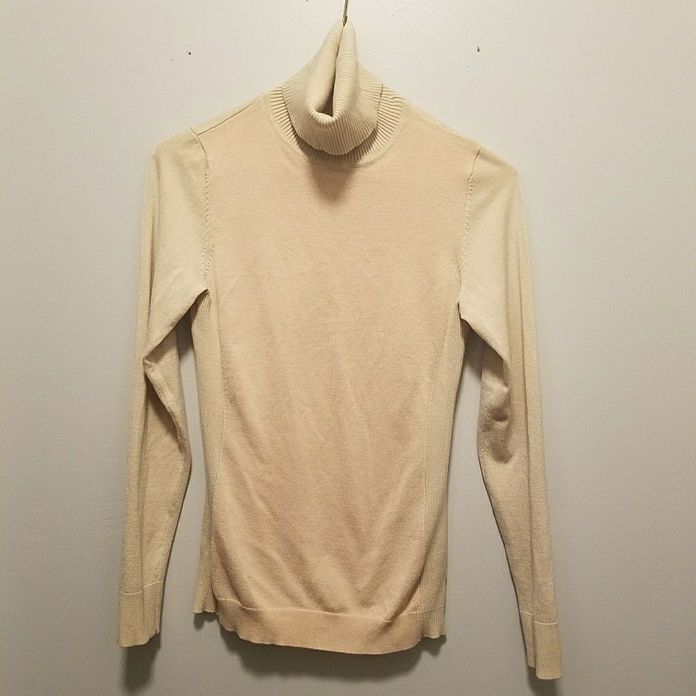 Light pink and cream xs limited turtleneck